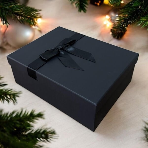 Fiyonklu Siyah Dikdörtgen Hediye Kutusu